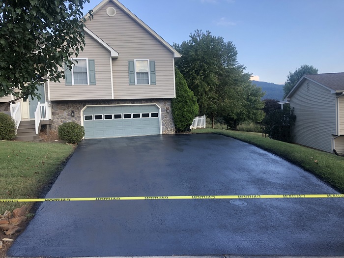 asphalt driveway sealingBoulder COy